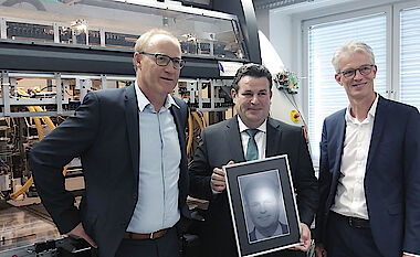 Hubertus Heil先生于 2022 年 8 月 23 日访问了位于德国吕讷堡的 SIEB & MEYER AG 西伯麦亚总部